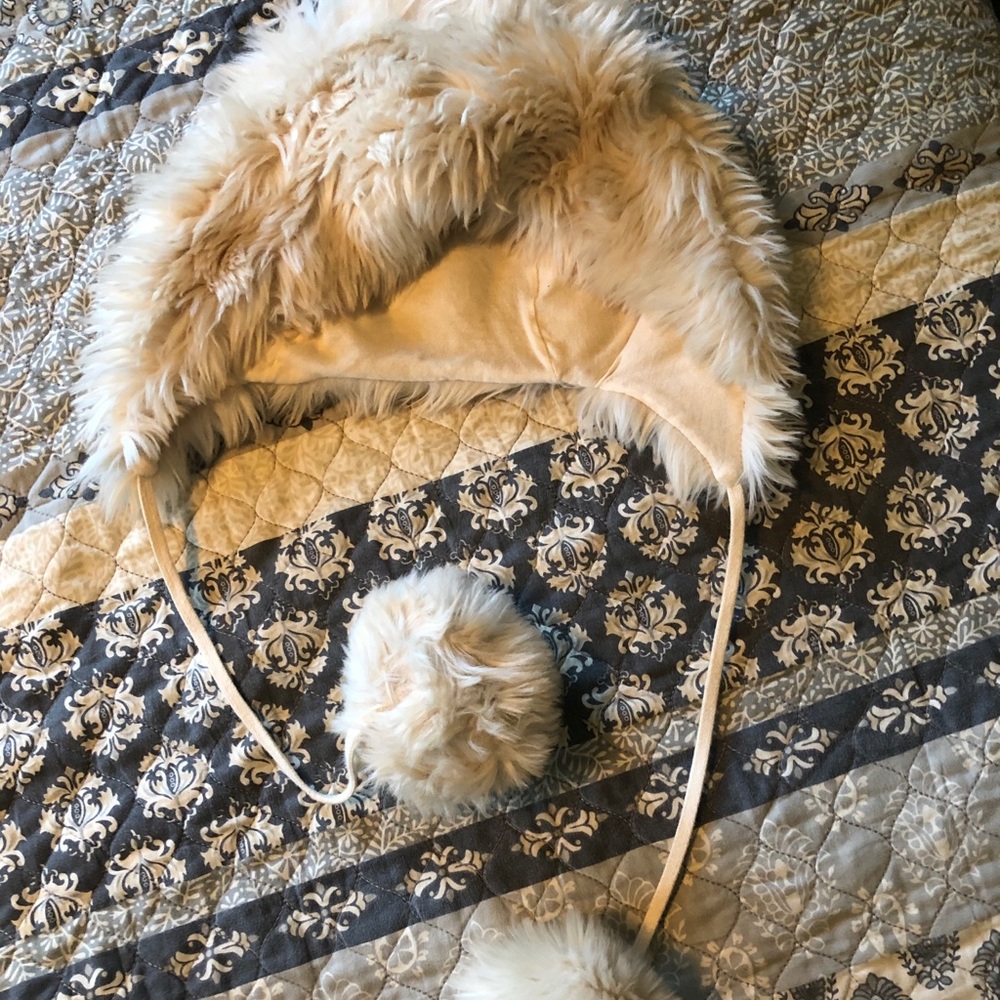 Gap fuzzy winter hat